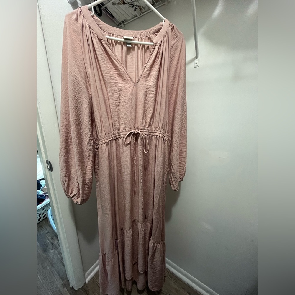 Elegant Pink V-Neck Dress